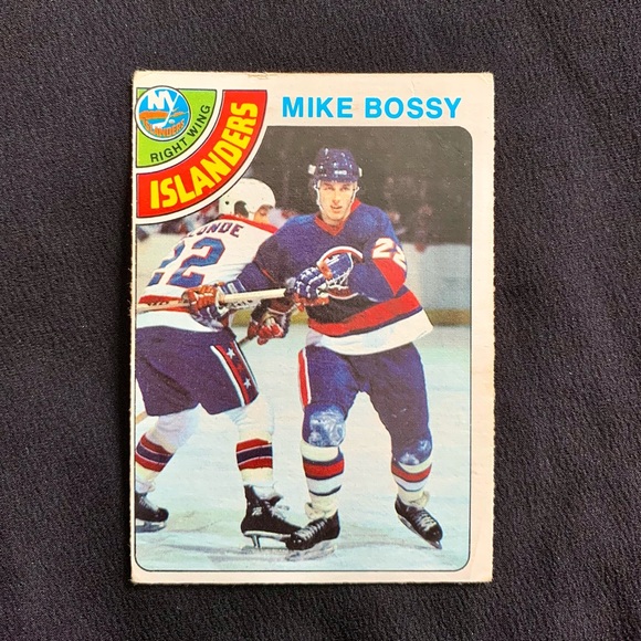 Mike Bossy 1978 O-Pee-Chee Rookie Hockey Card - Picture 2 of 3